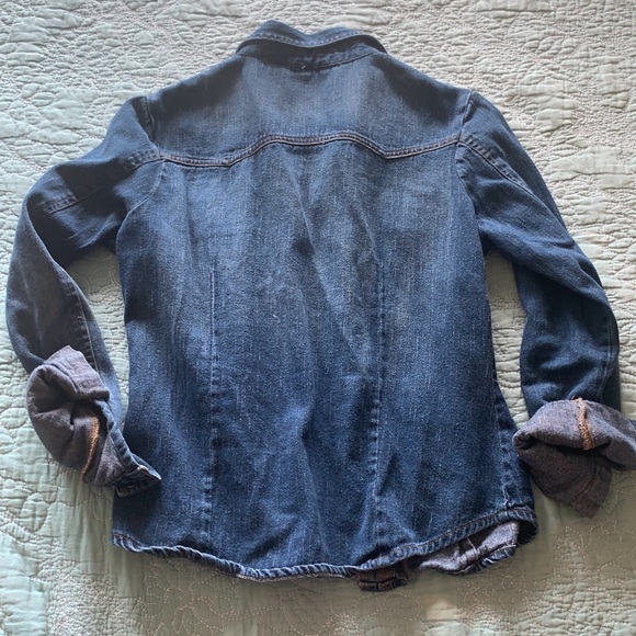 Classic Chambray Button down Shirt - Picture 4 of 4